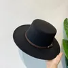 Breite Krempe Hüte Eimer Frauen Fedora Chic Gürtelschnalle Verzierte Klappe Filzhut Retro Britischer Jazz Casquette Winter Herbst Wolle Warme Boater Cap Gorra 231216