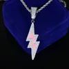 Nytt vitrosa blå lysande emalj Fluorescens Lightning Charm Pendant Necklace With Rope Chain Hip Hop Women Män Full asfalterad 5A Cubic Zirconia Daily Gift Jewelry