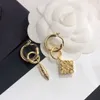 Vergoldete Luxus-Ohrringe im klassischen Stil, heiße Marke, berühmte Designer-Ohrringe für Damen, neuer Liebesgeschenk-Schmuck, hochwertige Charm-Ohrringe aus Edelstahl