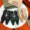 Klänningskor designer sandaler mode kvinnor slingback lyx sandaler fyrkantiga tår pump aria slingback skor presenterade svart nät med kristaller glittrande motiv