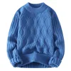 Menströjor Autumn Winter Sticked Men mode Casual Knitting Clothing O Neck Blue Black Pullovers Warm Solid Sweater Man 231216