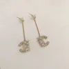 Moda damska geometryczna okrągła perełki kolczyki kanału projektanta marka Letter Crystal Rhinestone Kodeling Women Wedding Party Biżuteria ZXE48