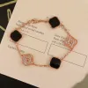 Neues Designer-Armband Damenmode Charm-Armband Blumenkette Hochwertiges Armband Vierblättriges Kleeblatt-Armband Exquisite Geschenke Schmuck