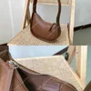 2024 Fashion Mens Clutch Luxurys Tote The Hobo Row Designer Half Shoulder Moon Bags Bag Womens Crossbody Pochette Camera Purse äkta läderhandväskor