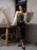 Arbeitskleider, chinesischer Stil, bedruckt, Quaste, hängender Halsriemen, langes Kleid, verbessertes Cheongsam, herzförmiger kurzer Cardigan, zweiteiliges Set