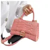 2024 Nuevo diseñador Crossbody Shoulder Net Red Womens Casual Messenger Alligator negro Pequeño bolso cuadrado