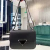 2024 Nouveau designer épaule bandoulière femme Baobao femmes printemps / été hôtesse de l'air unique bandoulière P famille Tofu petit sac à rabat carré