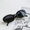 Luxury Mens Designer Goggle Solglasögon för kvinnliga glasögon samma solglasögon som Lisa Triomphe Beach Street Photo Liten vintage runda sunnies metall full ram med låda