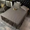 Sprei Elastiekrok Hoeslakenset of kussensloop Home Ruche Tweepersoonsbedovertrek Quilten Sprei Polyester Matras Linnenbeschermer 231218