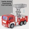 Electric RC Car Fire Truck Zestaw dla dzieci Prezenty Duże ciężarówki odporne na jesienne drabinę zraszaczy Strażaków Inżynieria Toys 231218