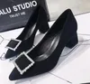 Chaussures habillées Pompes Talons carrés Noir sur diamant à talons avec cristaux Chaussures d'été pour femmes hautes pour femme 2023 Strass Vacances A