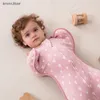 Cobertores Swaddling Bebê Saco de Dormir Nascido Swaddle Sem Mangas Saco de Sono Verão Fino Algodão Macio 2 Maneiras Zipper Fralda Mudando 231218