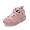 Zapatos planos para niña para niños zapatos para niños nacidos de la marca nonslip Sneaker First Walkers Kids Sports Infantil Moda informal 231218