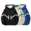 Vestes pour hommes Hommes Mode Colorblock Capuche 2023 Printemps et automne Veste de sport en vrac Streetwear Couples Courts Trenchs Hommes