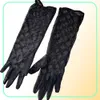 2022 Knittade handskar Klassisk designer Autumn Solid Color European and American Letter Par Mittens Winter Fashion Five Finger GLO3433396