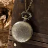 Pocket Watches utsökta berömda anime gula hatt ihåliga snidade kvartsklocka halsband hängande gåvor för kvinnor man med fob chain 231216