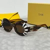 Óculos de sol de designer de luxo para mulheres óculos de sol olho de gato com caso design oval óculos de sol condução viagens compras praia pei bonito