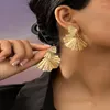 Boucles d'oreilles pendantes, personnalité exagérée, feuille de Ginkgo métallique, tempérament rétro, fleur en alliage, vente en gros