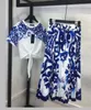女性デザイナー2ピーススーツレターパターンTシャツ短袖高品質の花刺繍オーバースカート12月16日