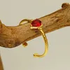 Anéis de casamento Design de luxo Forma de água de água cúbica de zircônia solitária para mulheres Personalidade cor ouro jóias femininas de aço inoxidável