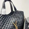 Icare maxi väska designer väskor kvinnor den tote väskan fäster diamant quiltad strand mode stora shopping totes axlar handväskor axel