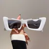 Zonnebril KAMMPT Onregelmatige Cat Eye-zonnebril Dames 2023 Mode Speciale gekerfde snoepkleur Brillen Merkontwerp UV400-bescherming Shades J231218