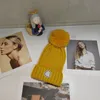 Beanie Cap Mens Designer Hats New Fashion Women Ladies Warm Winter Beanie Large Faux Fur Pom Poms Bobble Hat Outdoor Hairball Winterproof Knitted Hat 2024