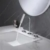 Badrumsfläckkranar Ruskin kran och kall tvättbas alla koppar under räknaren stänkskyddad
