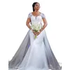 Elegantes vestidos de novia de sirena blanca Mangas cortas Apliques de encaje 3D Vestidos de novia largos de satén con cuello en V con tren desmontable 2024 Vestido de novia africano árabe