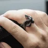 Cluster Rings S925 Sterling Silver Ring Handmade dominering Retro Zodiak Snake Men's National Tide Punk Python Winding Smycken Tillbehör