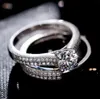 Solitaire Ring Luxury Female White Bridal Ring Set Fashion Silver Color Gold Band Smycken Löfte kärlek Rund förlovningsringar för kvinnor 231218