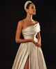 One-Shoulder-Brautkleid aus elfenbeinfarbenem Satin in A-Linie, sexy, mit Schlitz am Oberschenkel, einfache Boho-Brautkleider, lange Hofschleppe, elegante Braut, Empfang, Hochzeit, Robes de Mariee CL3081