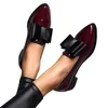 Klädskor 2023 Kvinnor s loafers bågdekor pekade tå platt för kvinnor patent läder grunt mun dagligen 231218
