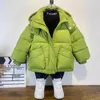 Płaszcz Down 2 12y Fashion Boys Winter Children Kurtka Khaki Czarna zielona grube ciepłe ubrania Dzieci Zapip Zaprowatowy odzież 231218