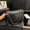 Classic 23 Borsa a tracolla da donna nuova Designer di lusso Borsa a catena medievale con motivo a V di moda classica Borsa a tracolla in vera pelle di alta qualità con doppia lettera