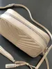 Borsa da donna classica alla moda di alta qualità, la borsa per fotocamera squisita, abbinata a decorazioni con nappe alla moda, che è una borsa pratica molto suggestiva