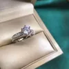 Anello regolabile aperto con diamante artificiale tutto-fiammifero Anello femminile con moissanite imitazione a sei artigli da 1 carato