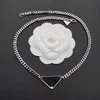 Роскошное дизайнерское ожерелье Love Jewelry Классика Женская цепочка из нержавеющей стали Серебряные подвески Треугольник Шарм Любители дизайна JewelleryS246A