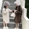 Abiti da ragazza 2023 Abbigliamento invernale per bambini Gonna di lana tinta unita per bambina Abito maglione ampio con cappuccio