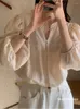 Blouses Femmes Automne V-Col Chemise Tops Femmes Lâche Plissée Mode Casual Dames Coréenne Recadrée Puff Manches Longues Femme Chemises 2023