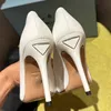 Designers Chaussures Sandales de mode pour femmes Patent Cuir Patent Triangulaire boucle Points Points Slingbacks 9cm High Heed Designer Sandale Affranché gratuit 35-42