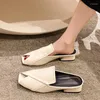 Sandaler skor kvinna 2023 låga loafers tofflor casual pantofle kvinnlig mule plattform fyrkant häl täckning tå lyx mulor mjuk block pu