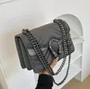 Mulheres Bolsas de ombro 5 cores Bolsa de veludo de moda de inverno Chain de carona clássica Hitchhiking Bolsa listrada Bolsa Sweet Retro Buckle Women Burse 829-2#