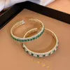 Bracciale aperto di lusso con zirconi smeraldi, braccialetto aperto, personalità, temperamento di alta qualità, per regali di gioielli fatti a mano da donna