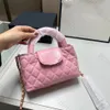 Ny lyxdesignväska diamantgitter mode handväska kedja kvinnors klassiska topphandtag crossbody väska lammskinn retro liten axel väska 23k pläd mini handväskor