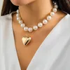 Pendant Necklaces Exaggerated Hollow Heart-shaped Necklace Elegant Big Ball Imitation Pearl Chain Choker Nnecklace Women's Banquet Jewelry
