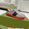 Baskets de créateurs Hommes Chaussures Stripe Baskets Broderie Sneaker Classique Animal Toile Baskets Blanc Épissage Entraîneur Rouge Vert Sangle Chaussure En Relief