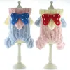 Vêtements pour chiens à capuche Onesie Sweet Dot Bowknot Combinaison chaude Costume de chiot en molleton de corail pour l'automne / hiver Options 3 couleurs courtes