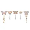 Uchwyty karty Metal Butterfly Rhinestone Odznaka Releż