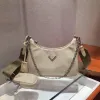 Borsa a tracolla di design di lusso Borsa a mano di qualità 7A Borsa a tracolla da donna con pochette sottobraccio famosa pochette classica Totes